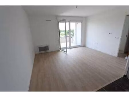 location appartement 2 pièces à la chapelle-sur-erdre (44240) : à louer 2 pièces / 40m² la