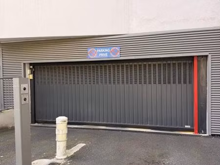 a louer stationnement couvert - castelnau