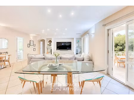 maison de plain pied avec jardin et piscine au calme
