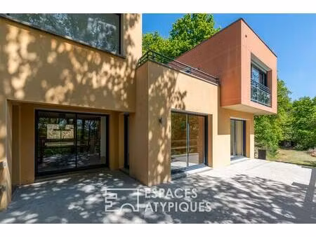 maison d'architecte avec vue connectée à la nature