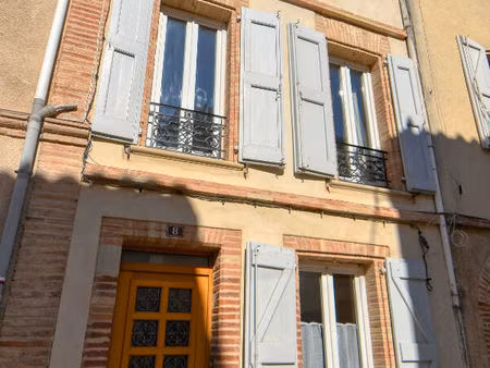 charmante maison de ville rénovée à vendre au coeur de lisle-sur-tarn