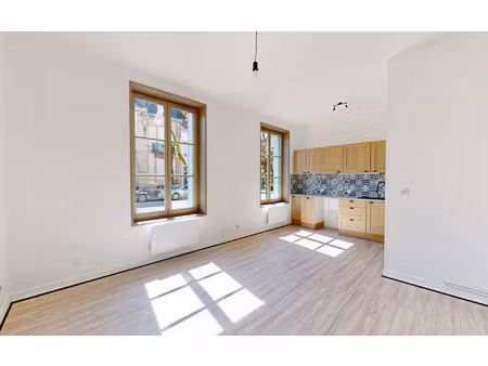 location appartement  m² t-2 à bar-le-duc  450 €