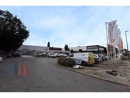 1.086 m² d’entrepôt + 262 m² de bureaux en emplacement pr...