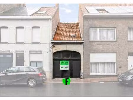 garage avec grenier et jardin à roesbrugge.