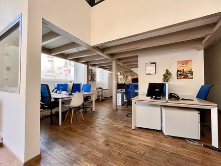 location locaux professionnels 102 m² à nantes (44000)  1 950 €