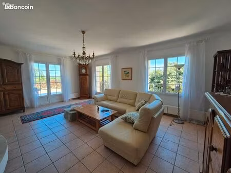 villa 5 pièces 156 m²
