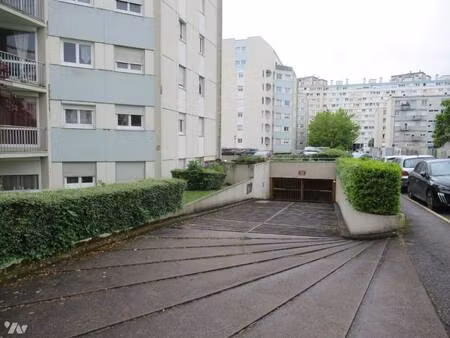 parking à louer