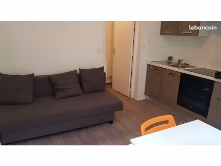 triplex 2 chambres - meublé  rénové  lumineux - lille esquermes
