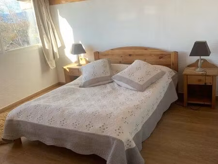 ? maison de village meublée 150 m² – 3 chambres – loisin – disponible mai