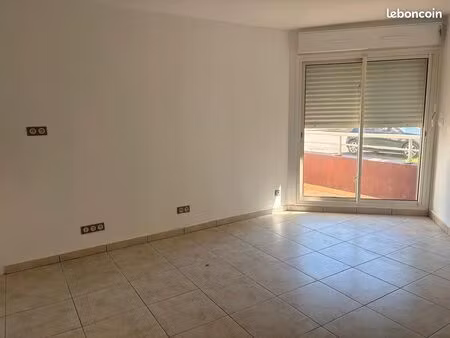 studio 1 pièce 25 m²