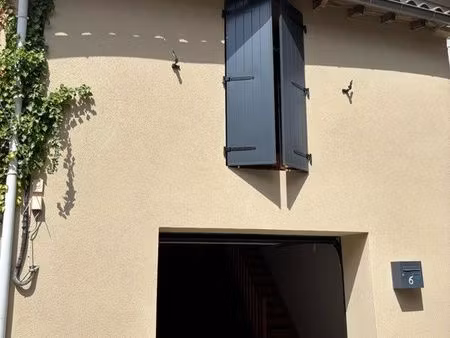 loue maison de village avec terrasse et garage