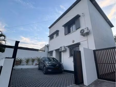 ? villa f4 meublée – étang-salé-les-hauts – 96 m² – parking – disponible 01/06/2026