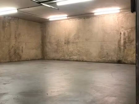 garage/parking 43 m² 13010