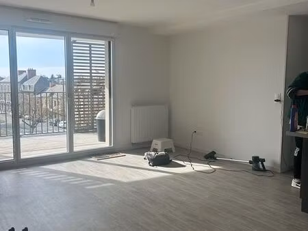 particulier loue appartement t3 66 09 m2 dans le centre de montfort/meu