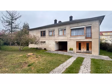 maison individuelle centre ville - 140 m² - 4 chambres - terrain 18 ares