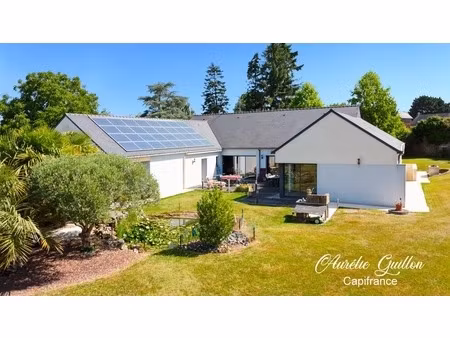 maison d’architecte de plain-pied de 254 m² avec piscine intérieure et terrain de 3000 m² 
