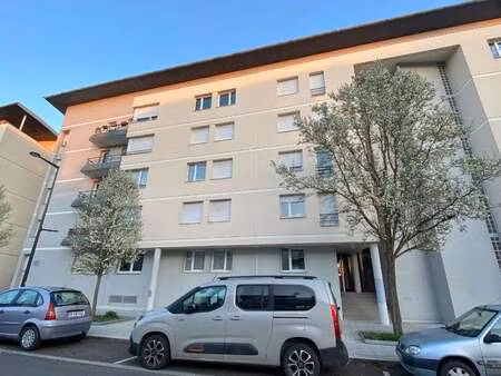 location appartement 2 pièces à angers (49000) : à louer 2 pièces / 51m² angers