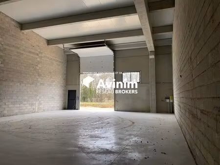 location entrepôt montauroux 83440 211m²