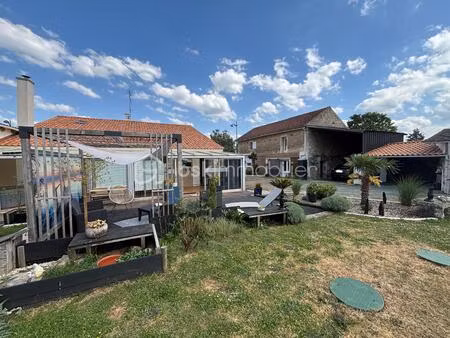 maison ancienne de 181 m² à sainte-gemme-la-plaine