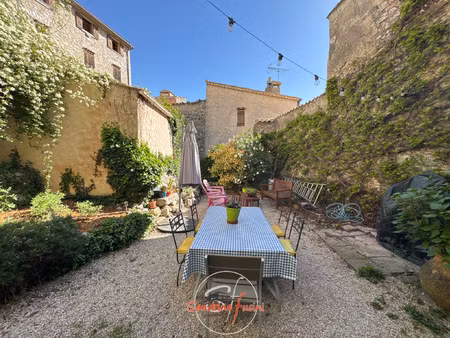 maison de village avec jardin et accès voiture