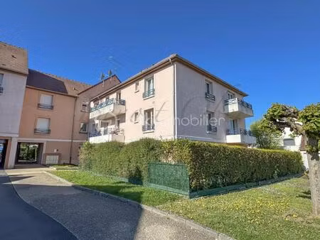 f3 lumineux avec balcon et double stationnement – cadre de vie privilégié à saint-germain-