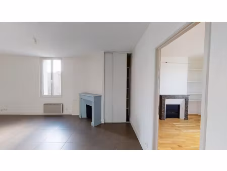 tours  entre la place de la liberté et le quartier giraudeau