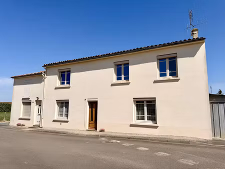 vente maison 5 pièces 130 m² saint-martin-de-fraigneau (85200)