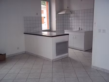 pompignan / beau t3 en rdc duplex