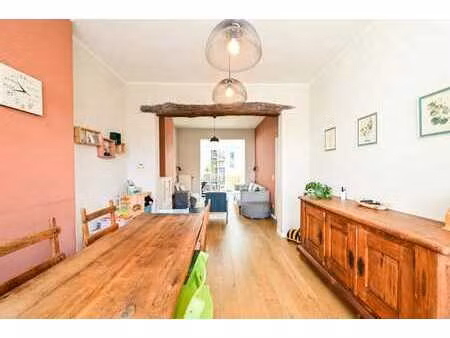 charmante maison 4 chambres avec jardin + parking - pécrot