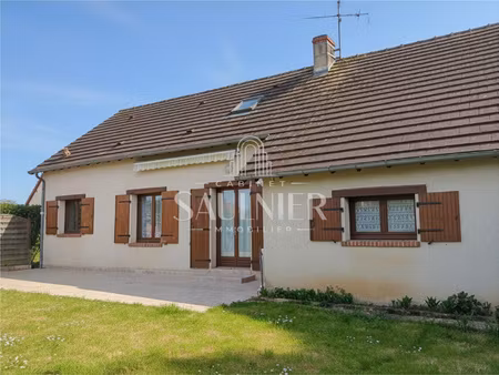 a vendre - proche blois - maison traditionnelle avec garage