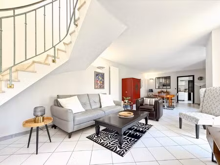 maison en excellent état dans un quartier prisé