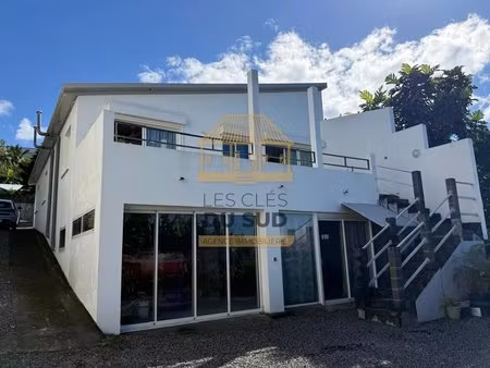a vendre- maison de type t5 de 106 m² environ - saint philippe - 247 000 €