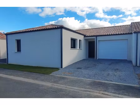 location maison colocation à montaigu-vendée (85600) : à louer colocation / 96m² montaigu-