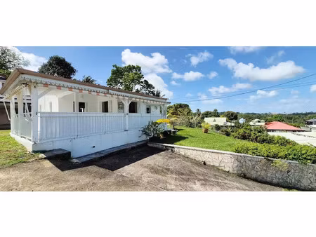 location meublée maison 3 pièces 78 m² à sainte rose (97115)  nan €