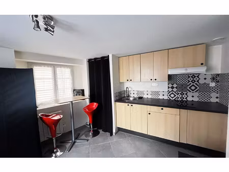 location appartement  m² t-1 à manosque  390 €