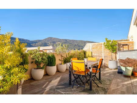 appartement solliès-pont 64.61 m² t-3 à vendre  359 000 €