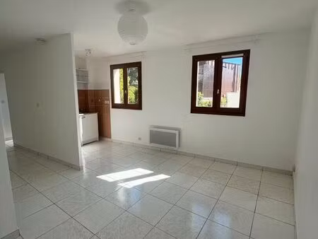 studio 1 pièce 28 m²