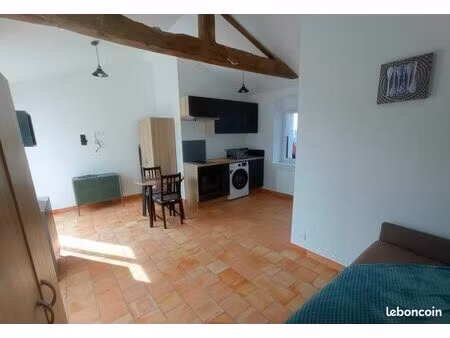 centre bourg de froidfond studio 25m2 meublé refait à neuf