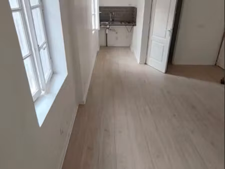location appartement 1 pièce 25 m² à cazaubon (32150)  350 €