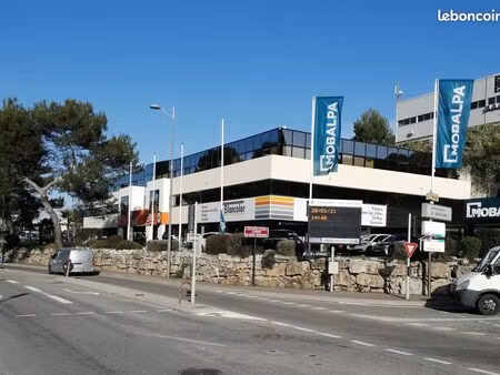 particulier loue bureaux 70m2
