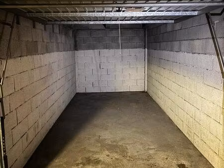 garage fermé à vendre