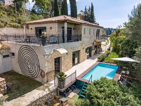 villa 6 pièces 200 m²