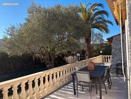 villa à la roquette-sur-siagne