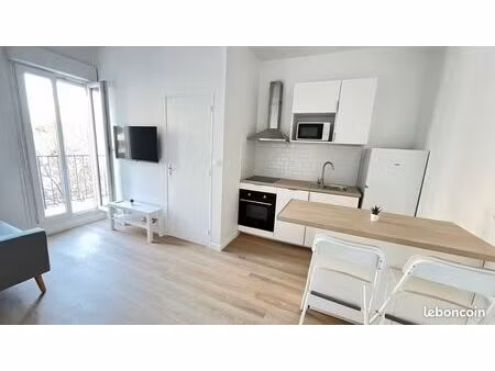 t2 rénové lumineux avec balcon. bd baille