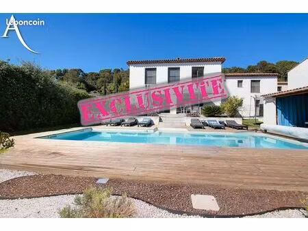 villa 7 pièces 231 m²