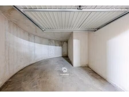 parking/box 25 m² marseille