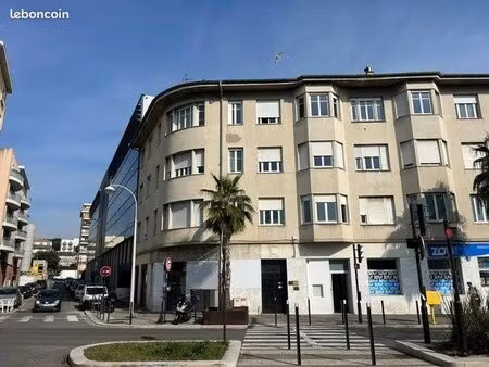 local commercial 95 m² nice