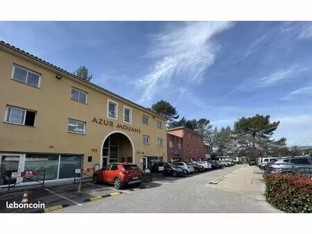 à louer – locaux professionnels / bureaux rénovés