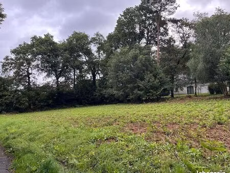 terrain 887 m² treffrin