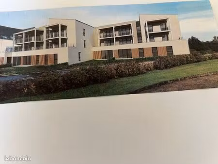 t3 en rdc avec jouissance privative jardinet et terrasse